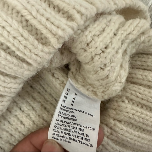 American Eagle Popcorn Sweater - Picture 5 of 6